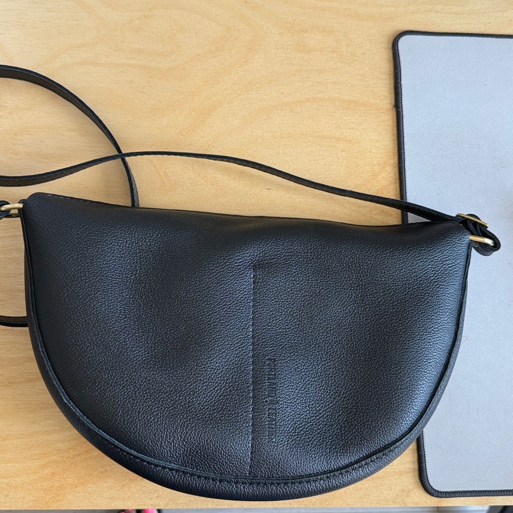 NWOT Portland Leather large Koala sling bag - Picture 2 of 4